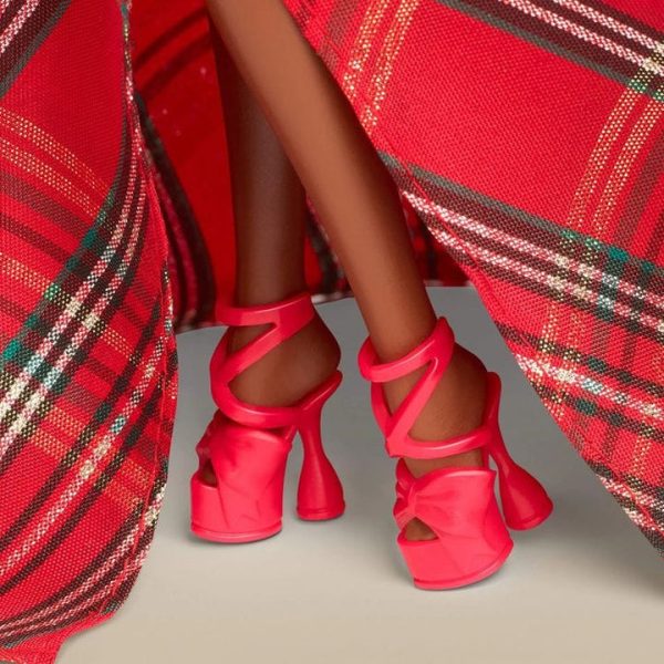 barbie-world-of-barbie-2024-barbie-holiday-doll-black-hair-32165222383703_720x-2 barbie-world-of-barbie-2024-barbie-holiday-doll-black-hair-32165222383703_720x-2