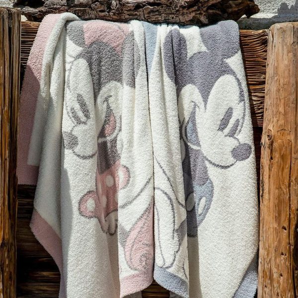 barefoot-dreams-trend-accessories-cozychic-vintage-disney-mickey-mouse-baby-blanket-32498174722135_720x barefoot-dreams-trend-accessories-cozychic-vintage-disney-mickey-mouse-baby-blanket-32498174722135_720x