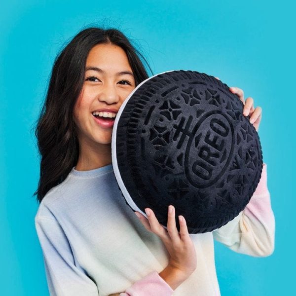 iscream-fao-schweetz-oreo-cookie-embossed-plush-1125825225_720x-1 iscream-fao-schweetz-oreo-cookie-embossed-plush-1125825225_720x-1