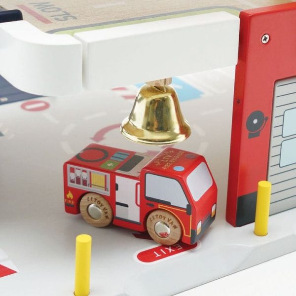 le-toy-van-preschool-fire-rescue-wooden-garage-31480125816919_720x-2 le-toy-van-preschool-fire-rescue-wooden-garage-31480125816919_720x-2