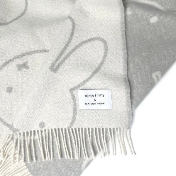 maison-deux-room-decor-miffy-blanket-cloud-white-grey-31899820130391_720x-1 maison-deux-room-decor-miffy-blanket-cloud-white-grey-31899820130391_720x-1