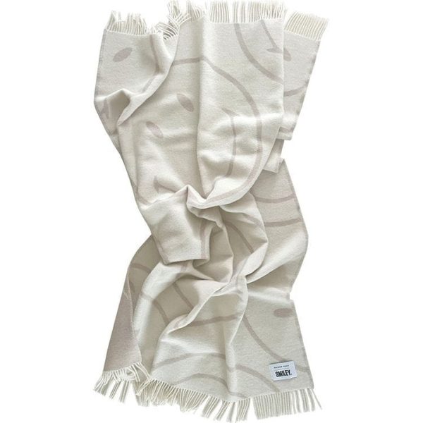 maison-deux-room-decor-smiley-blanket-white-grey-31899819835479_720x maison-deux-room-decor-smiley-blanket-white-grey-31899819835479_720x