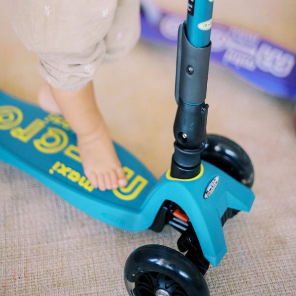 micro-kickboard-outdoor-micro-maxi-foldable-led-scooter-petrol-green-32480899596375_720x-5 micro-kickboard-outdoor-micro-maxi-foldable-led-scooter-petrol-green-32480899596375_720x-5