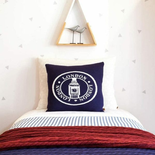 rian-tricot-room-decor-london-seal-pillow-29035674665047_720x rian-tricot-room-decor-london-seal-pillow-29035674665047_720x