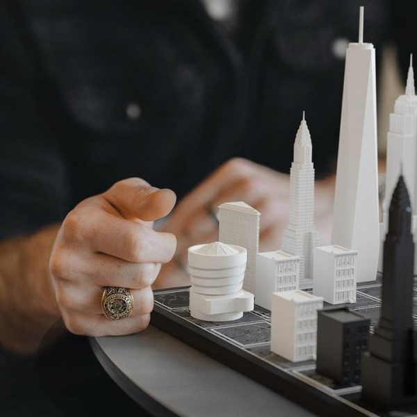 skyline-chess-games-new-york-city-edition-acrylic-chess-set-with-wood-map-board-31766635544663_720x-4 skyline-chess-games-new-york-city-edition-acrylic-chess-set-with-wood-map-board-31766635544663_720x-4